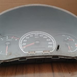 Suzuki swift 2005től - 2007ig kilométeróra fordulatszámmérős