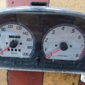 Suzuki swift 1.3 (16v-ben volt) ezüst számlapos kilométeróra